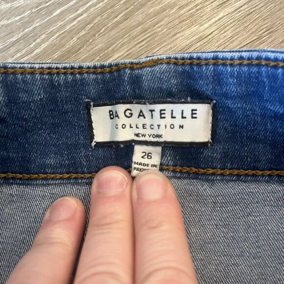 Bagatelle Collection Jeans Womens Size 26 Wide Leg Crop Denim Patch Pockets - Picture 2 of 3